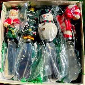 🎄NWOT Housewares Cheese and Butter Spreader Knives Christmas Decor 4-Piece☃️